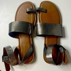 Silver Textured Franco Sarto Gladiator Sandals | Size 8